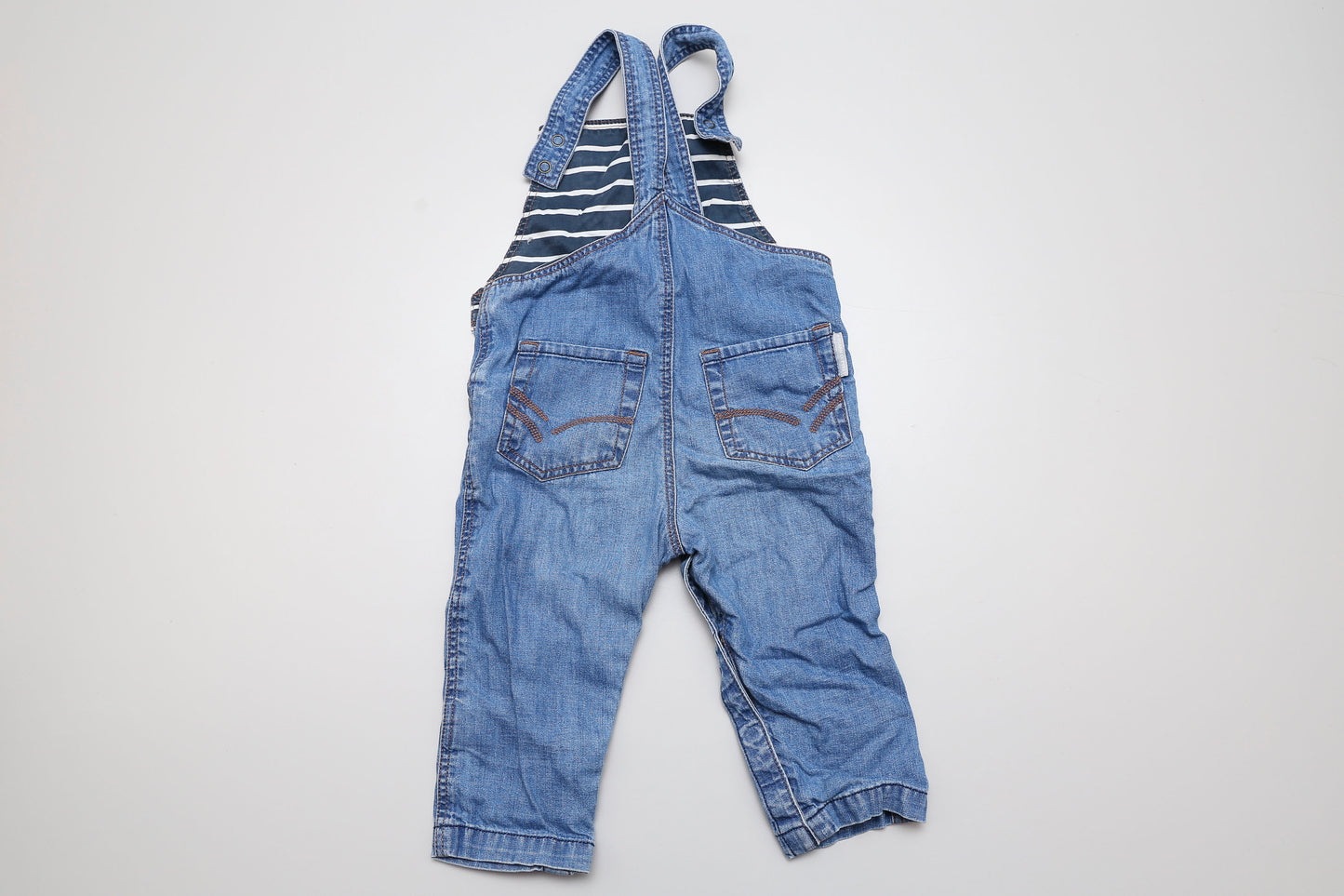 Latzhose aus weichem Denim – GOTS-zertifiziert (80)