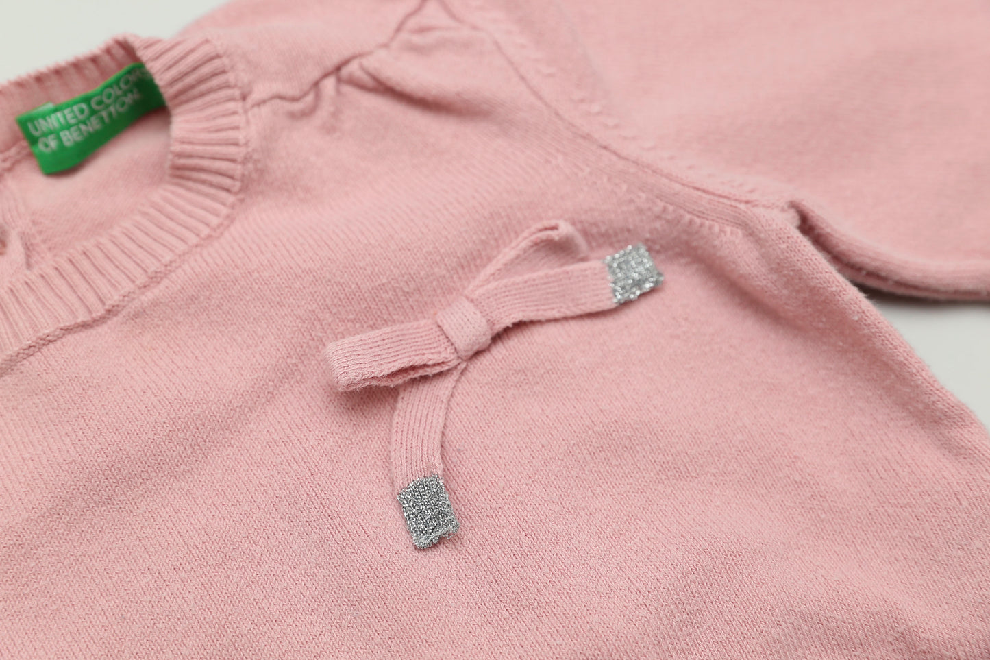 Weicher, rosa Strickpullover mit Schleife (80-86)