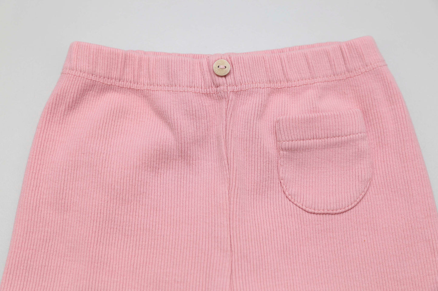 Rosa gerippte Leggings mit Zierknopf und Tasche (68)