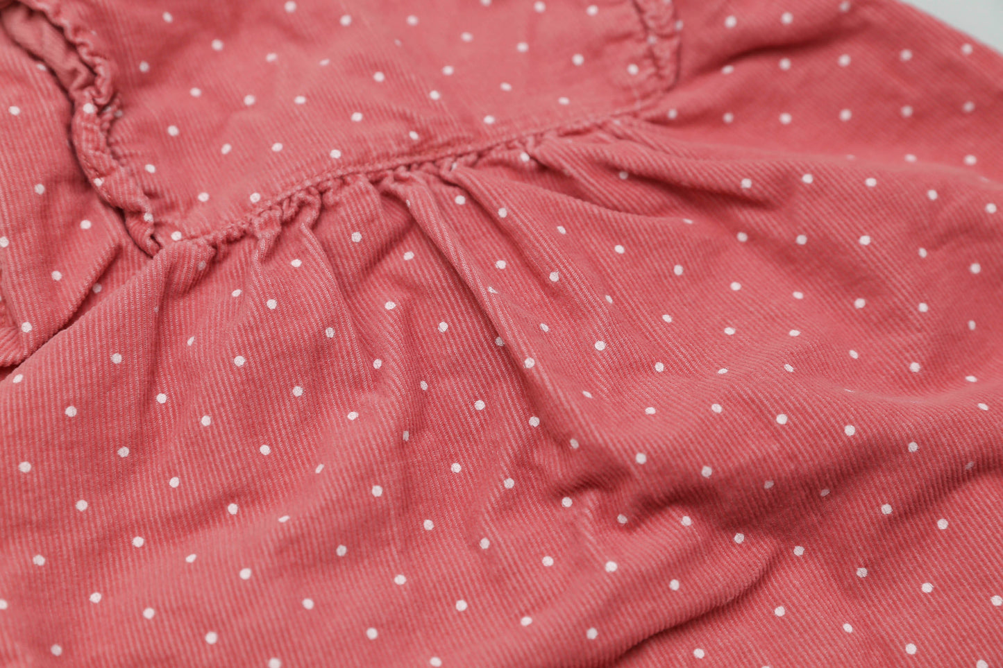 Cordkleid mit Rüschenärmeln (74)