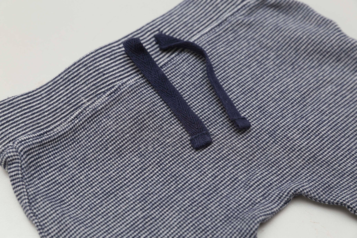 Dunkelblau gestreifte Leggings für Jungen (62-68)