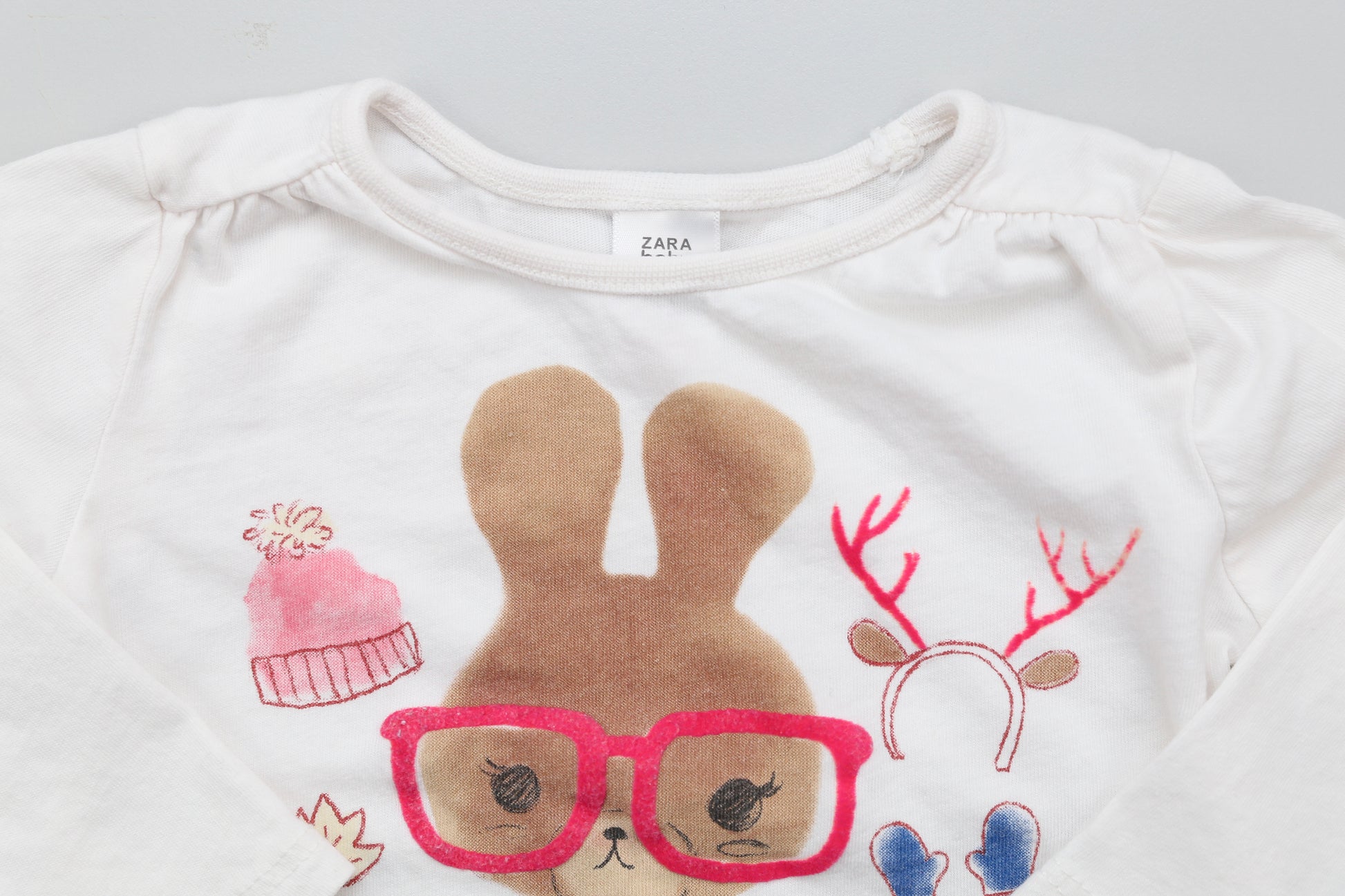 Weißes Langarmshirt mit Hasen (74) - KlugeMutti