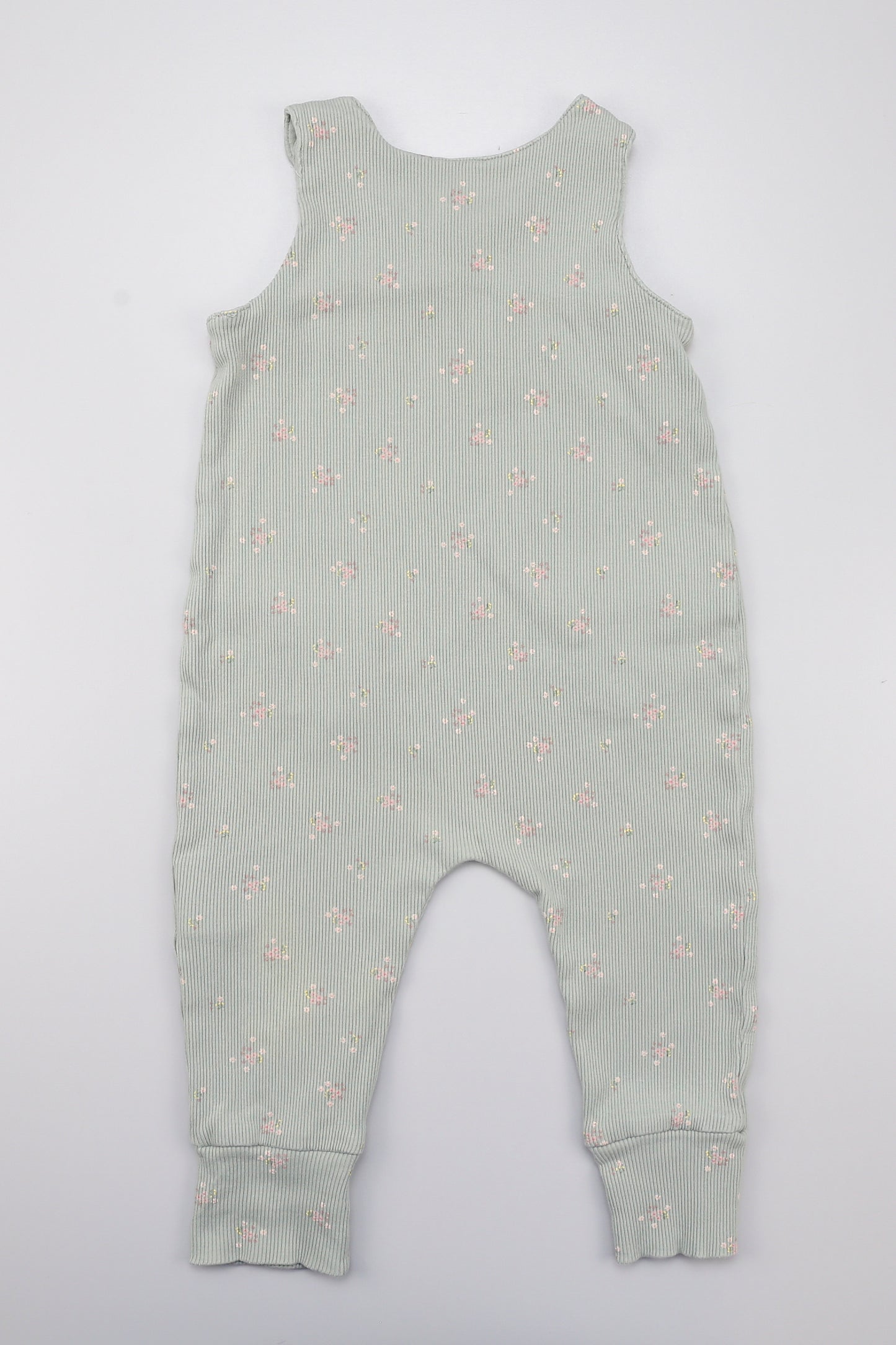 Hellgrüne Latzhose mit kleinen Blumenmuster (74) - KlugeMutti