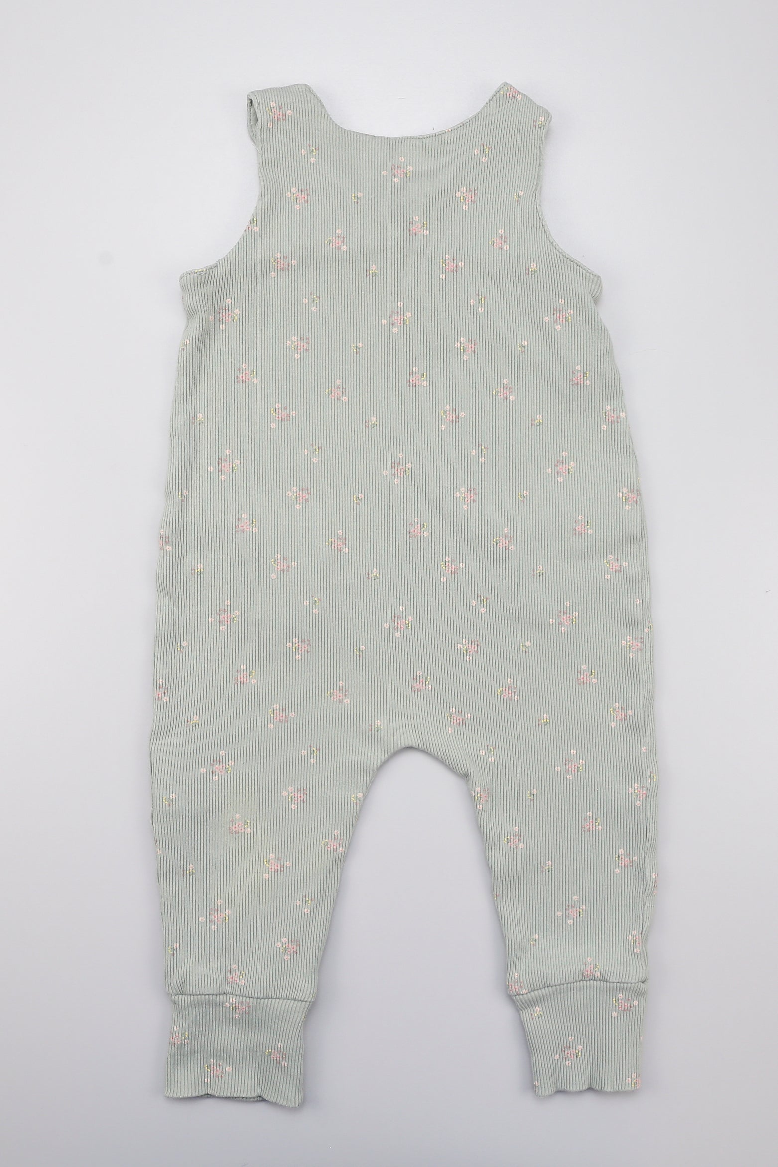 Hellgrüne Latzhose mit kleinen Blumenmuster (74) - KlugeMutti