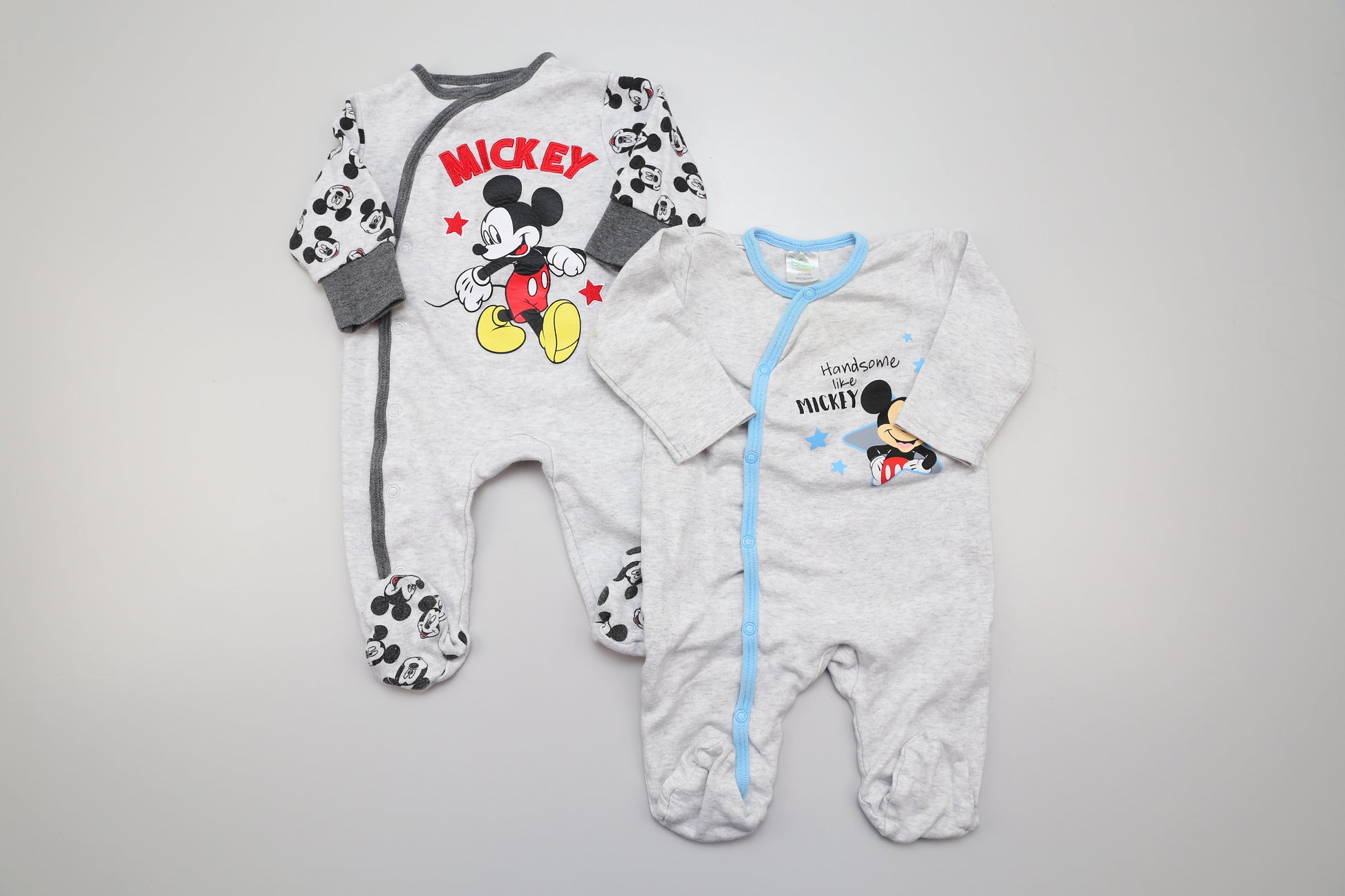 Strampler-Set mit Mickey-Maus-Motiv. 68