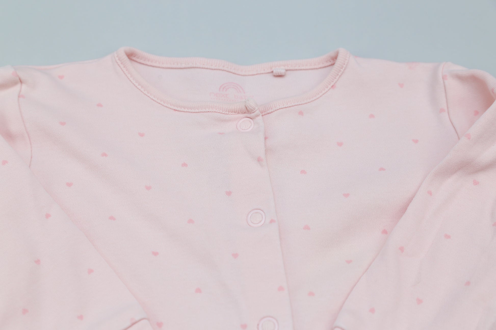Set aus rosa Fußstramplern mit Herz- und Hasenmuster (80) - KlugeMutti