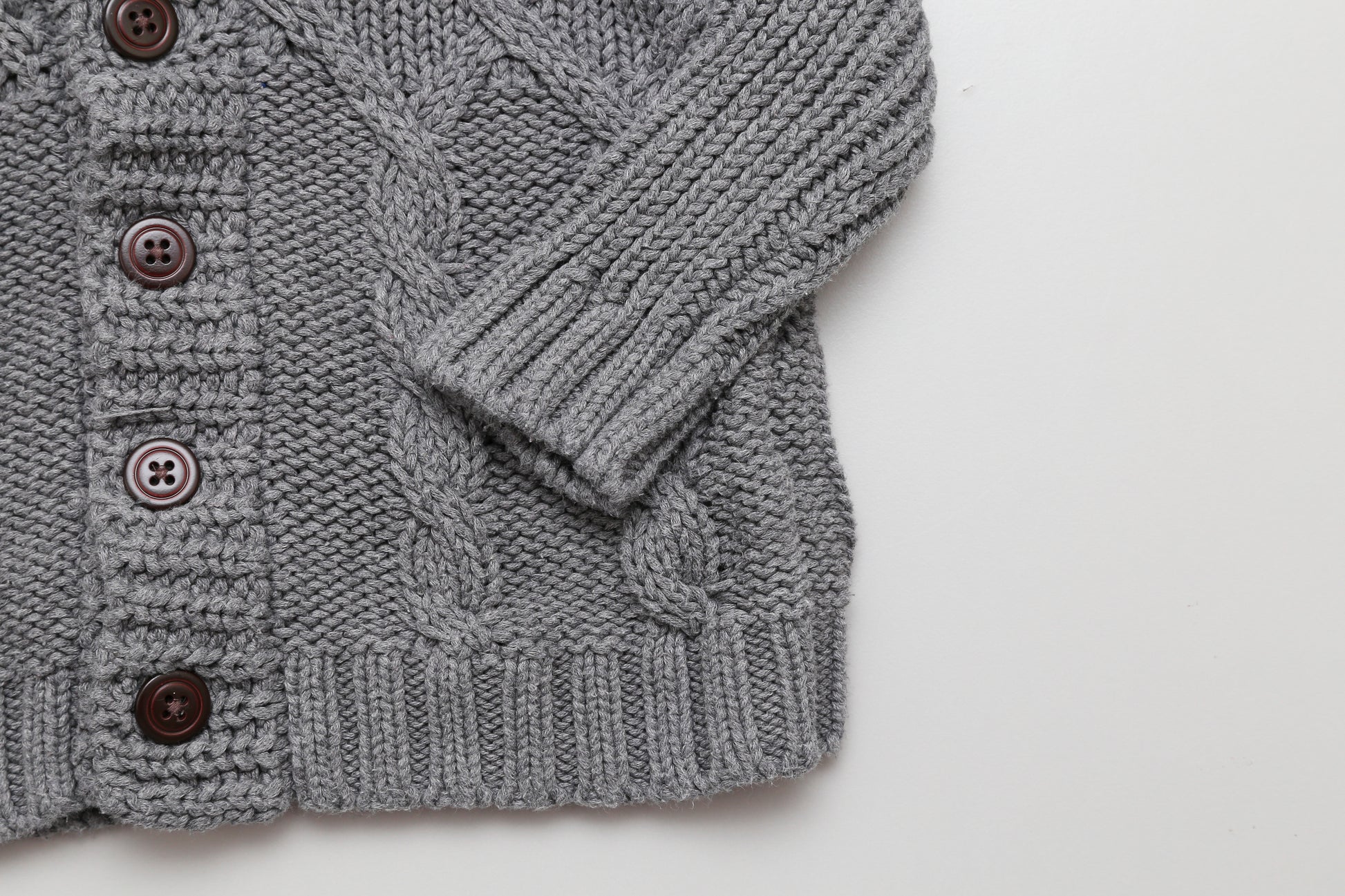 Graue Strickjacke (74-80) - KlugeMutti