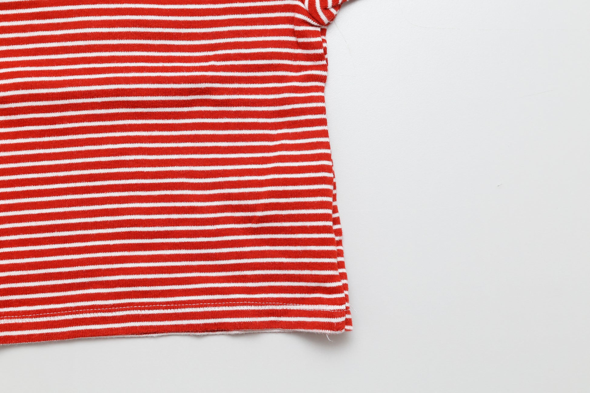 Gestreiftes, kurzärmeliges T-Shirt (80) - KlugeMutti