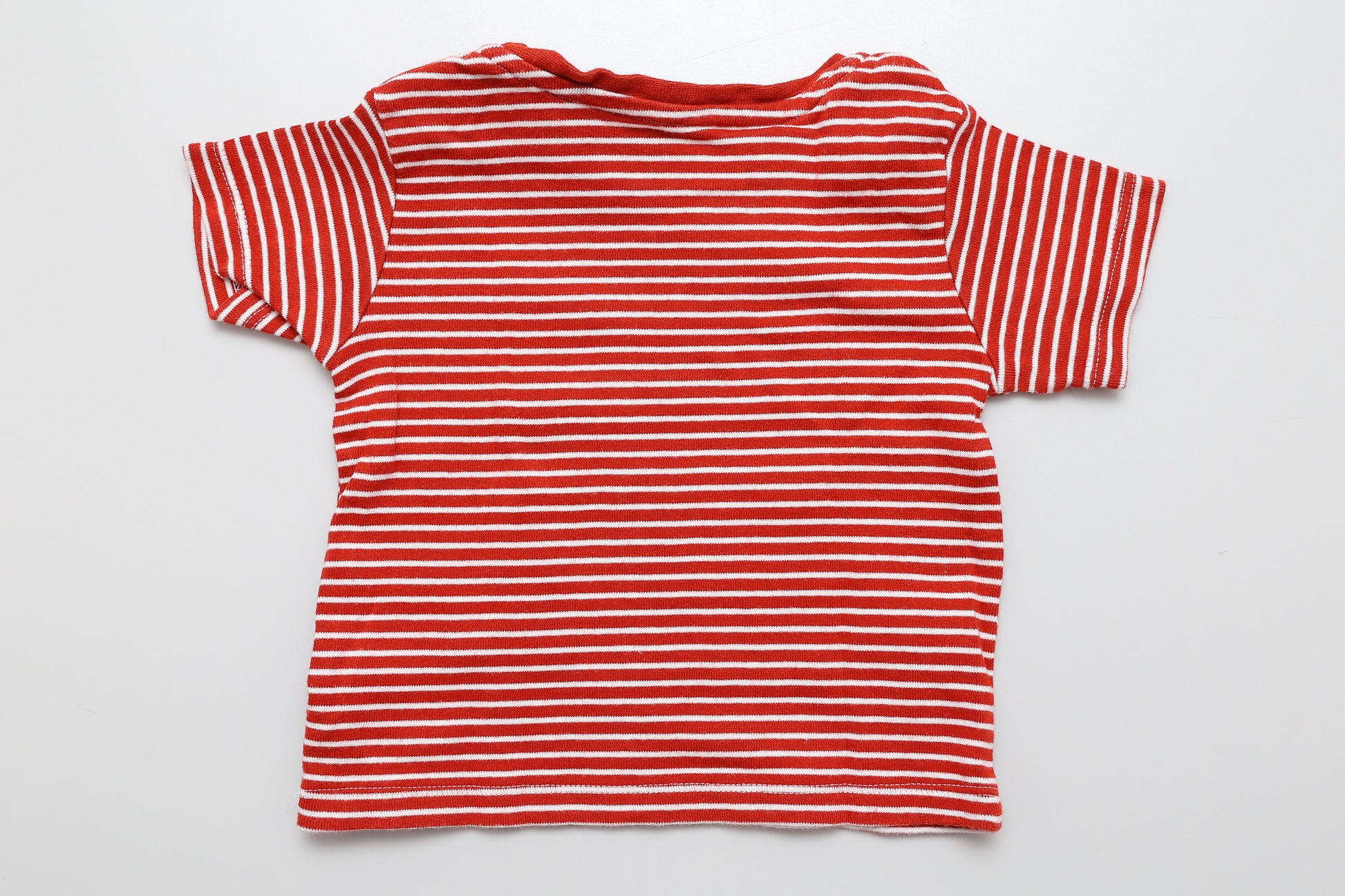 Gestreiftes, kurzärmeliges T-Shirt (80) - KlugeMutti