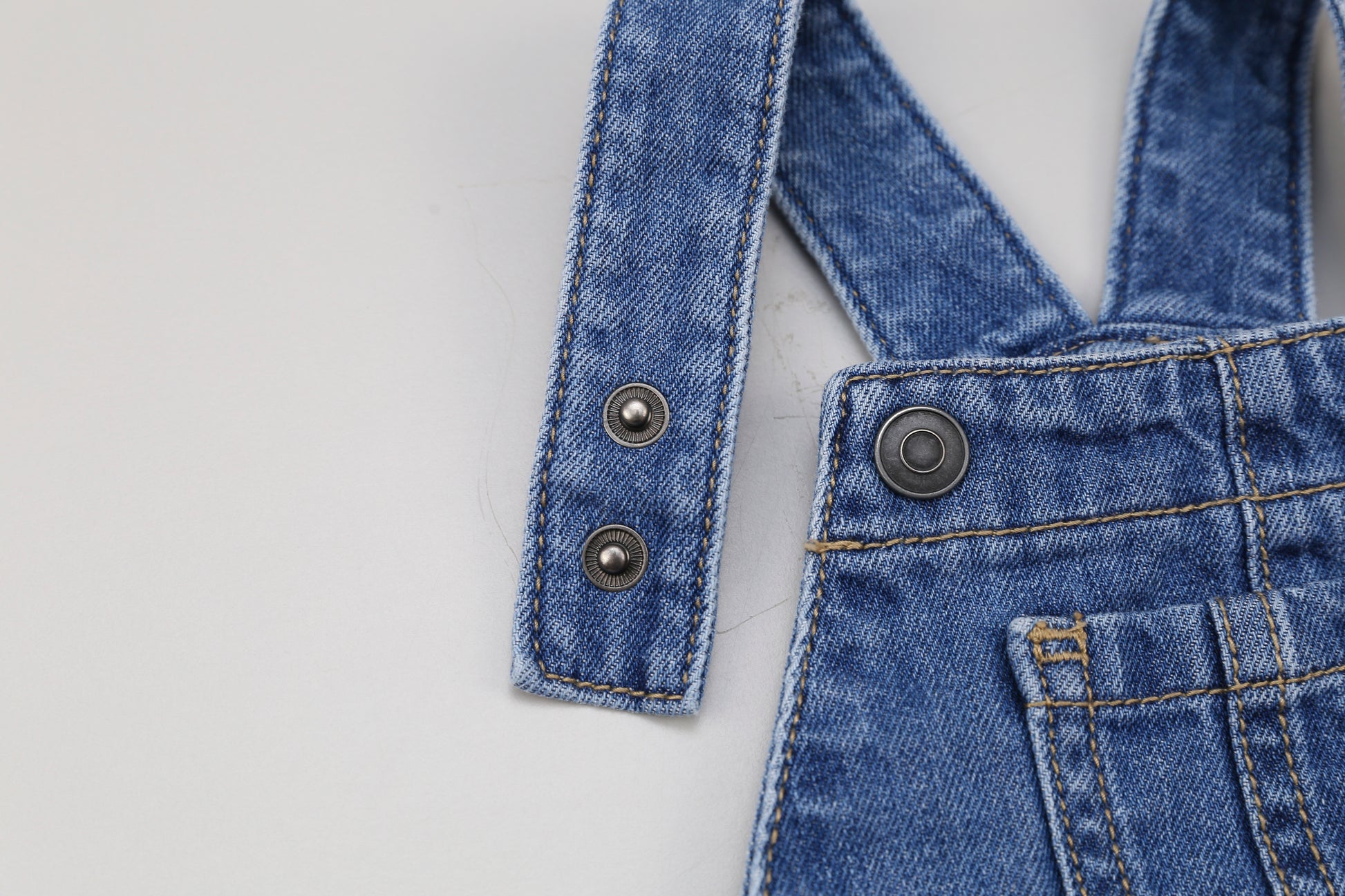 Latzhose aus Jeansstoff (68) - KlugeMutti