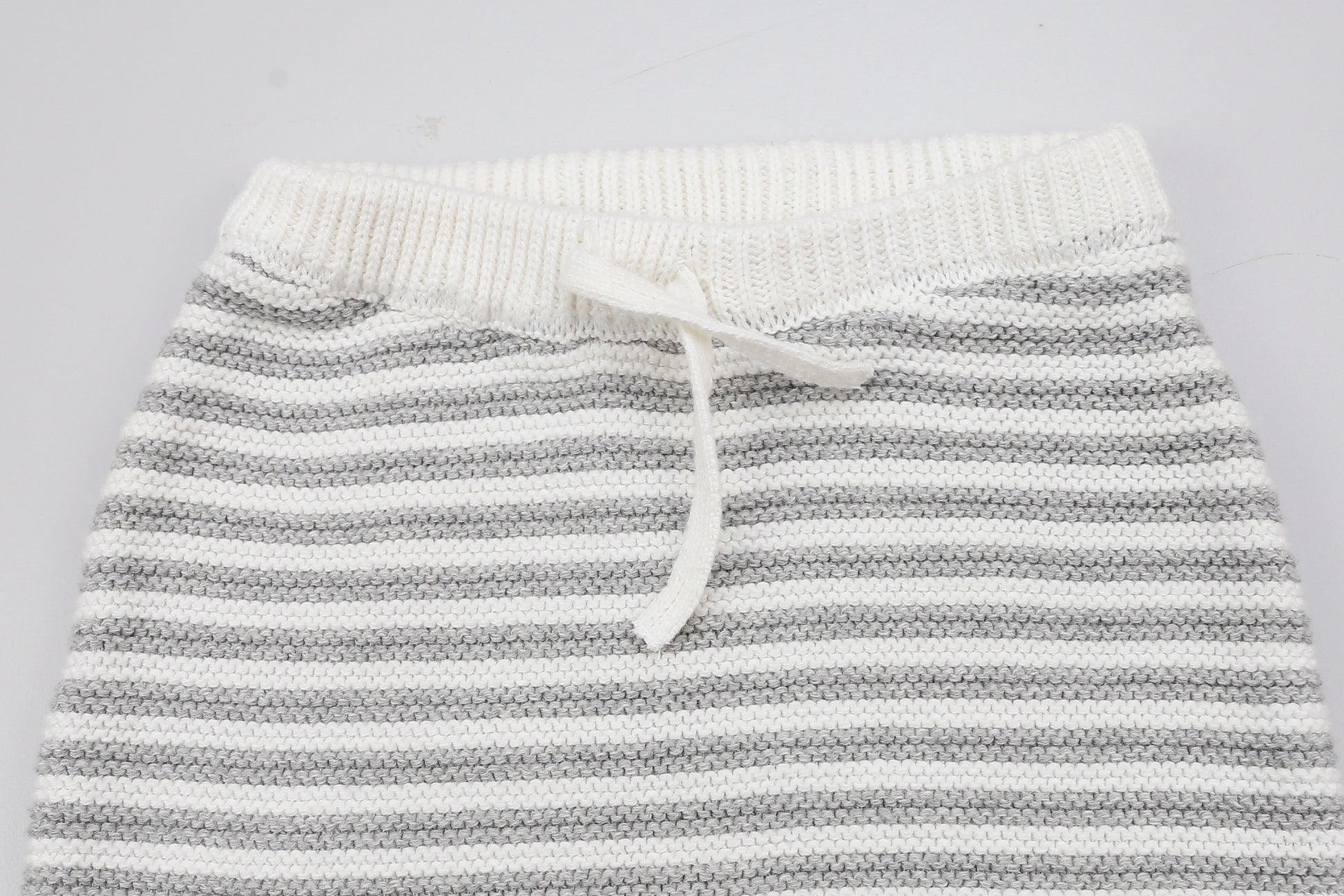 Weiß-graue Strickhose (62) - KlugeMutti