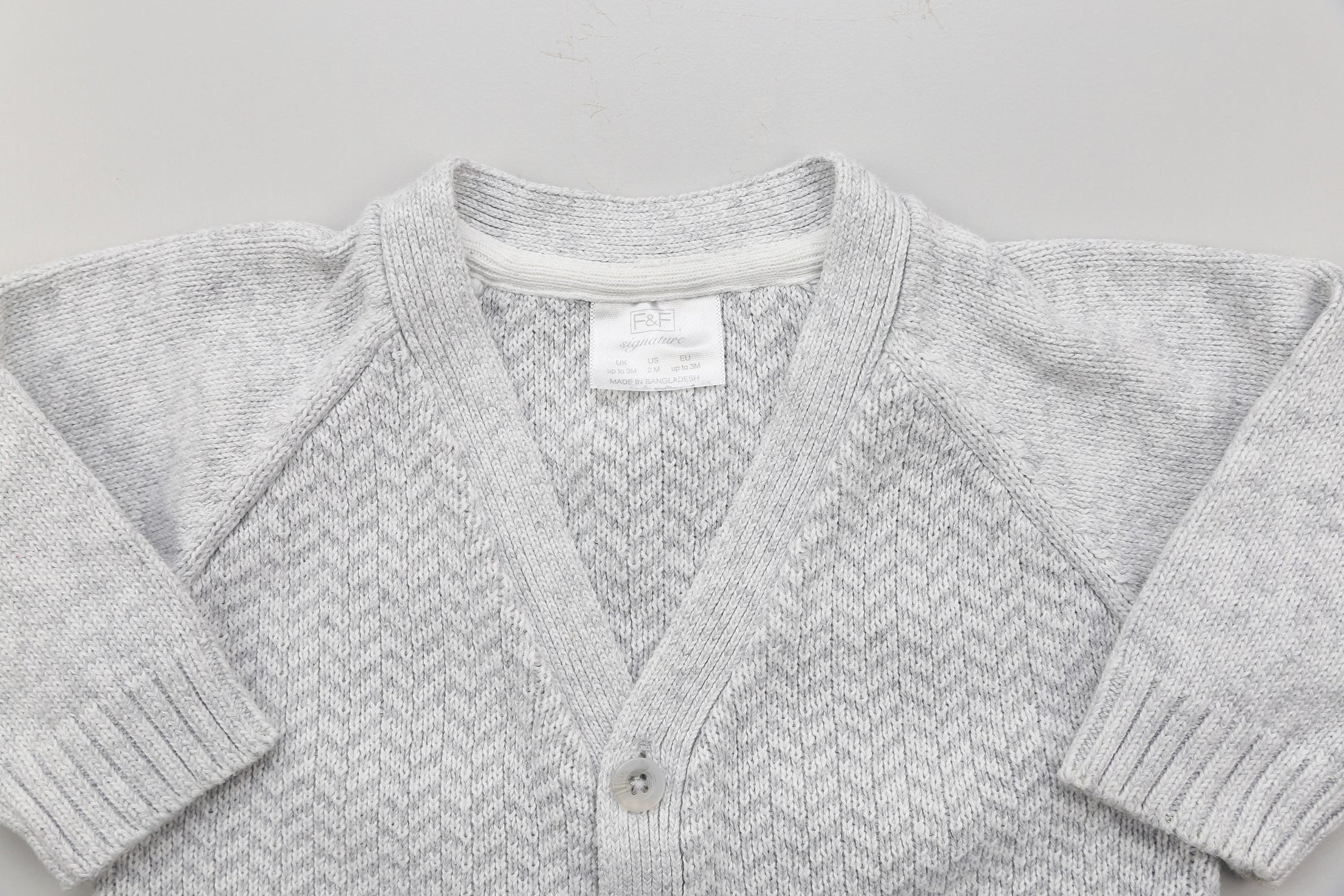 Graue Strickjacke (62) - KlugeMutti