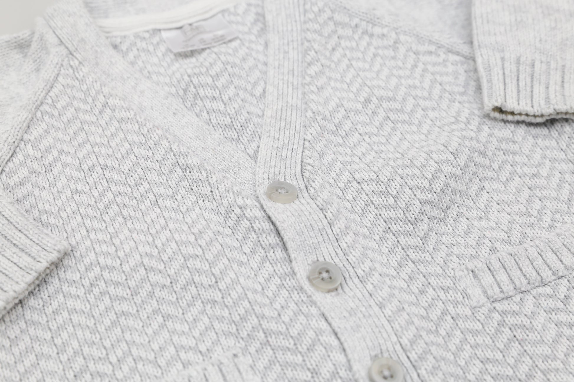Graue Strickjacke (62) - KlugeMutti