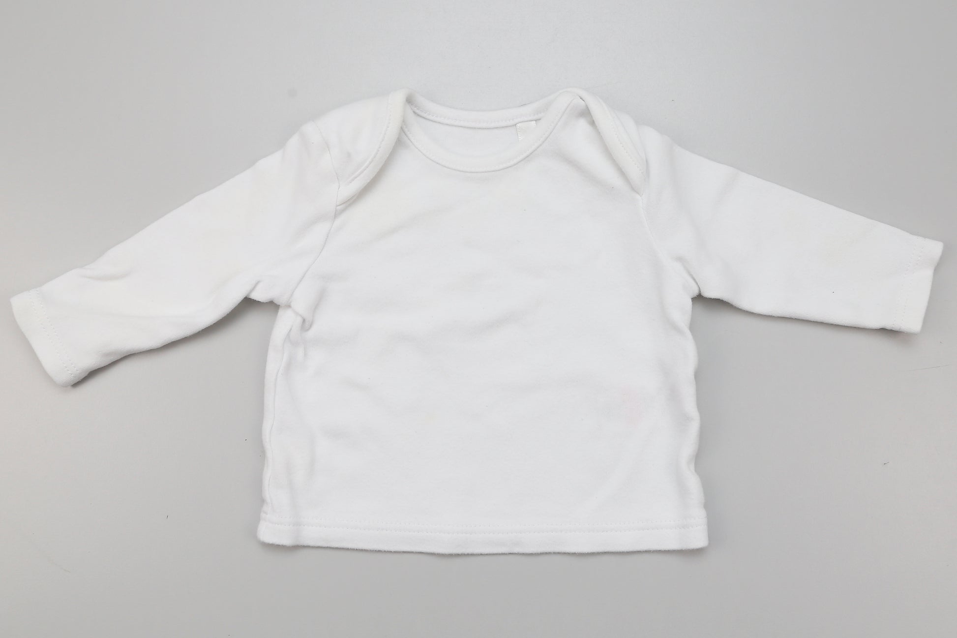 Weißes Langarmshirt aus dickerer Baumwolle 62
