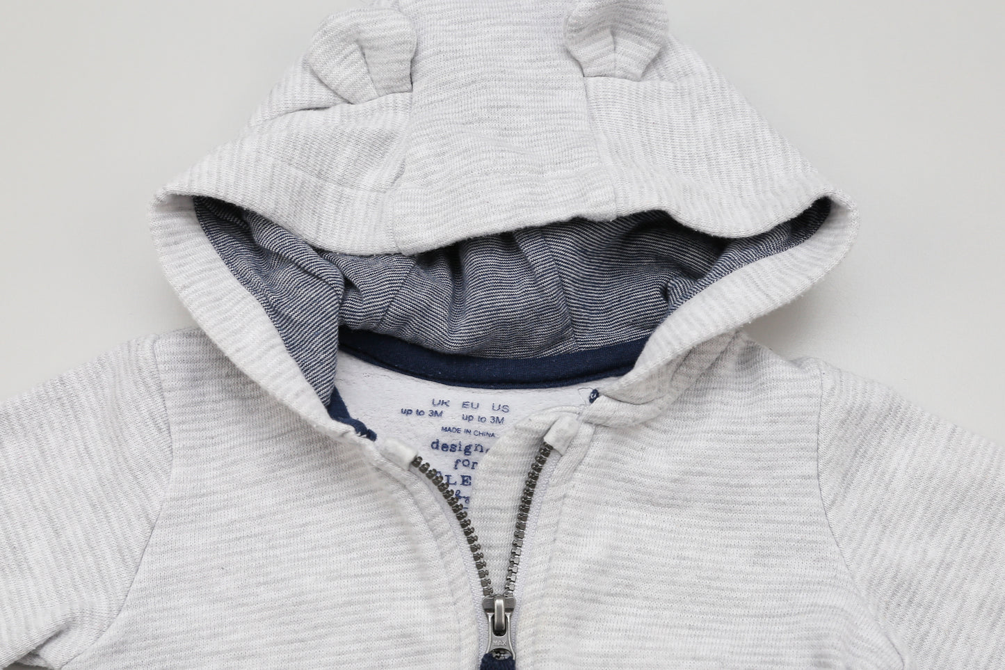 Helles graues Kapuzenzipper-Sweatshirt (62) - KlugeMutti