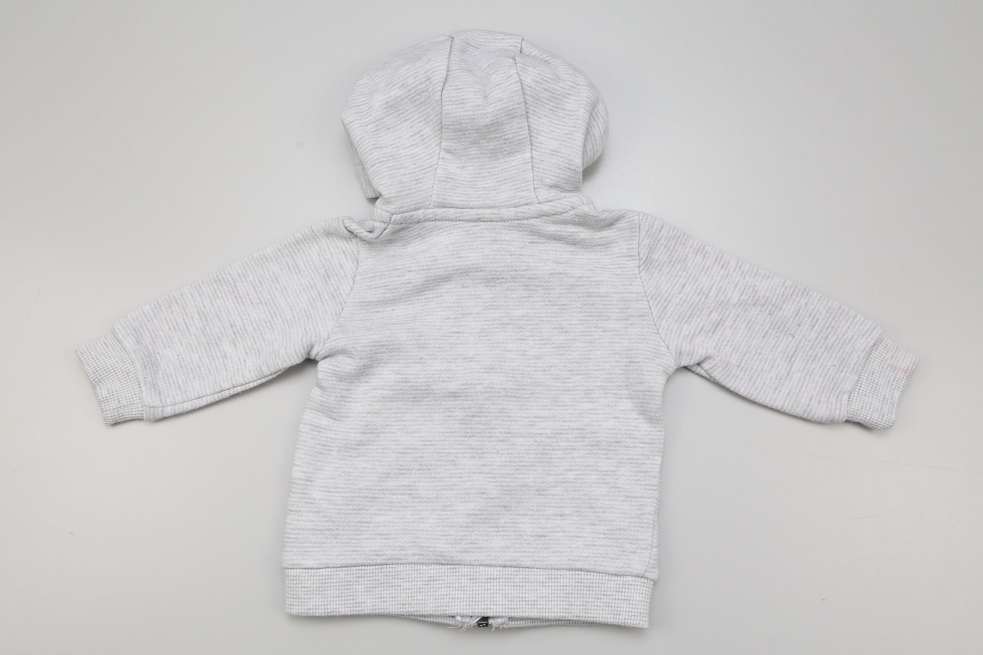 Helles graues Kapuzenzipper-Sweatshirt (62) - KlugeMutti