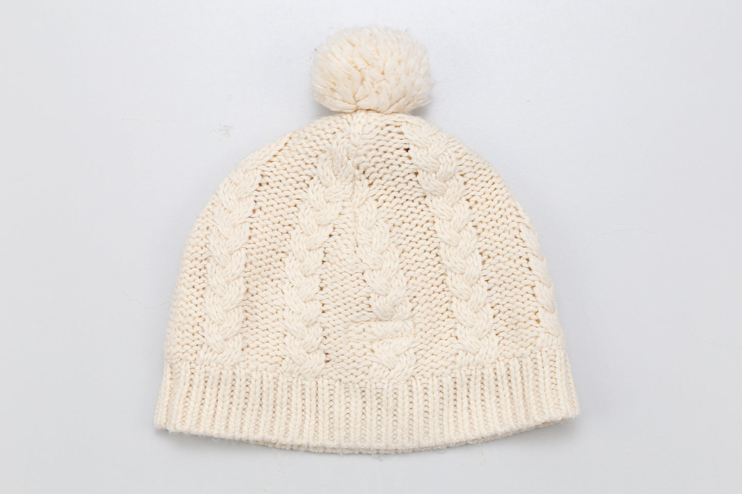 Gestrickte Beanie-Mütze mit Bommel (62-68) - KlugeMutti