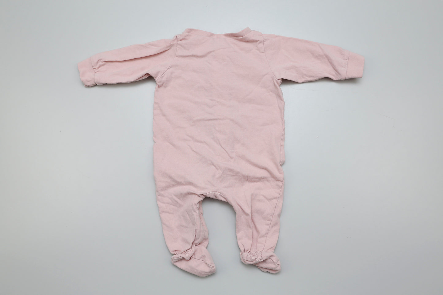Hellrosa Baby-Strampler mit Reißverschluss und Füßen (56)