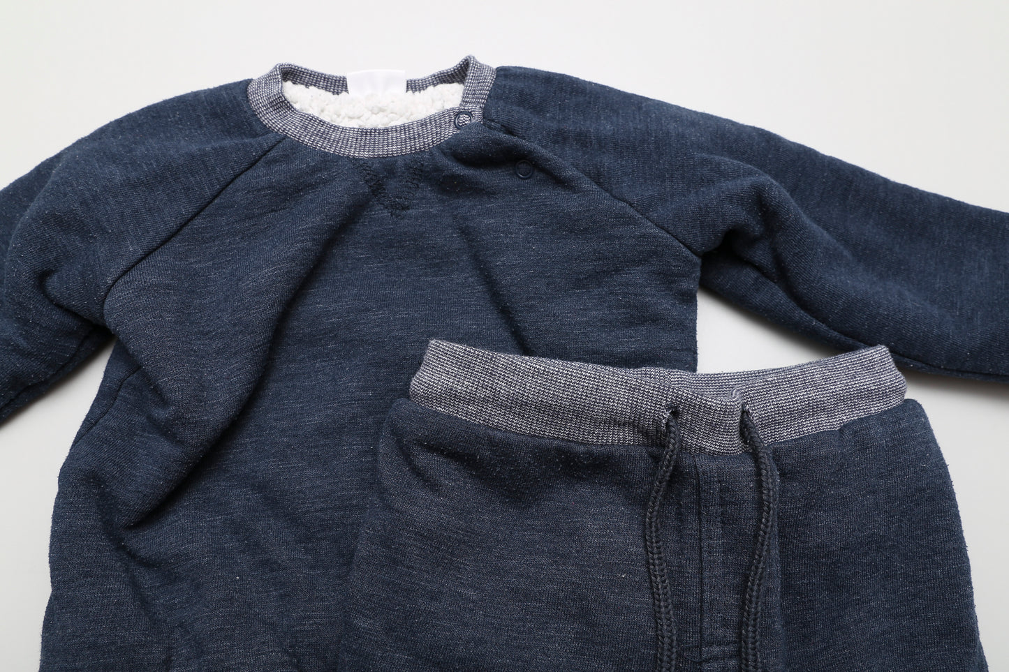 Dunkelblaues, warm gefüttertes Sweatset (86)