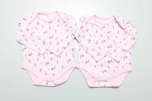 Rosa langärmliges Bodysset. Größe 68. Für Mädchen