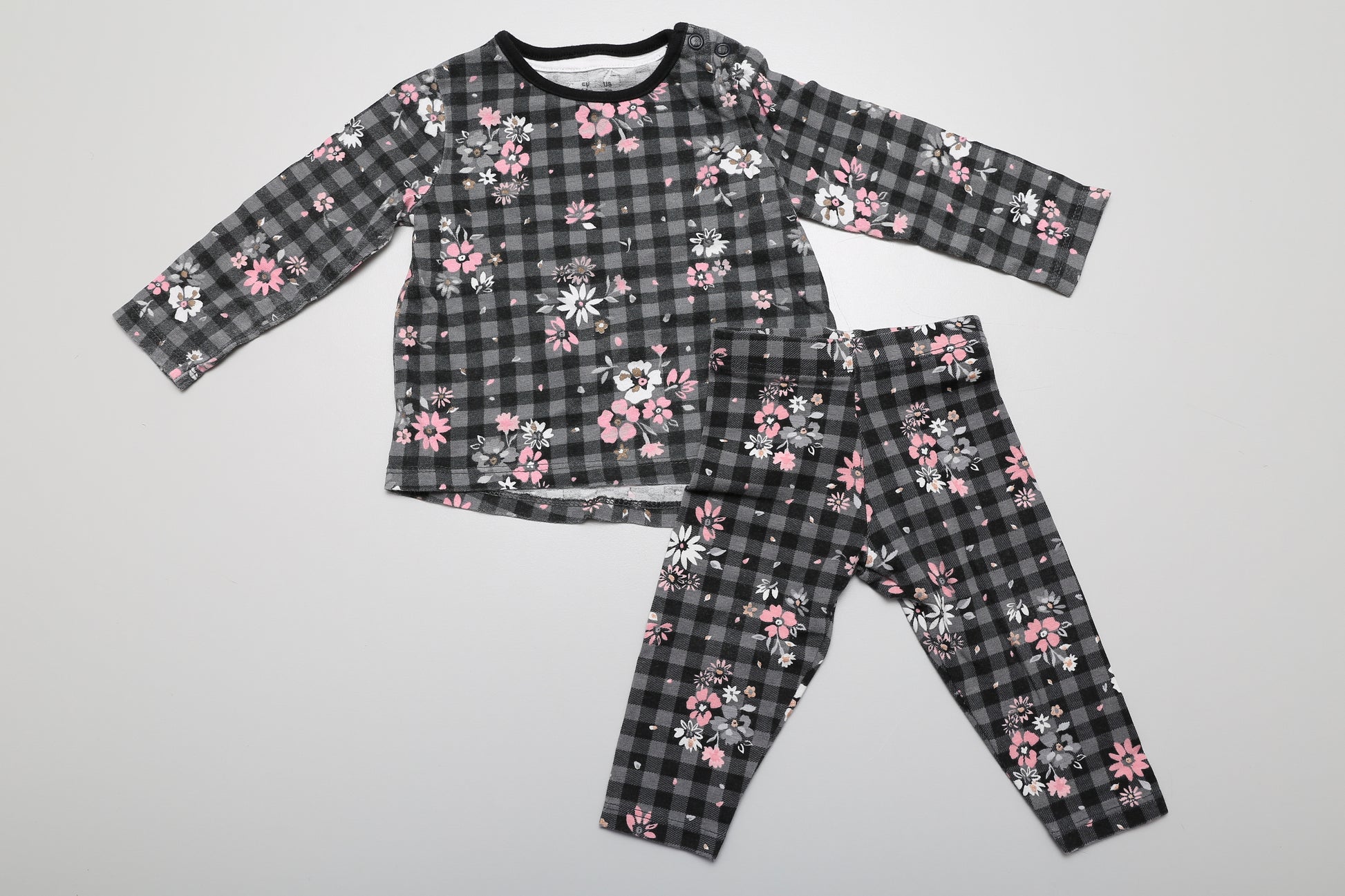 Mädchen-Set mit Frühlingsblumenmuster. 68 gr