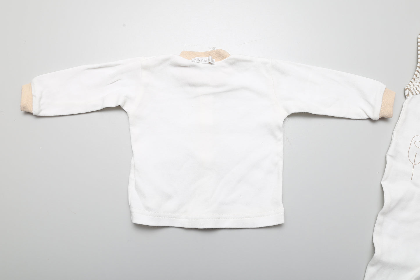 Strampler- und Pullover-Set (68)
