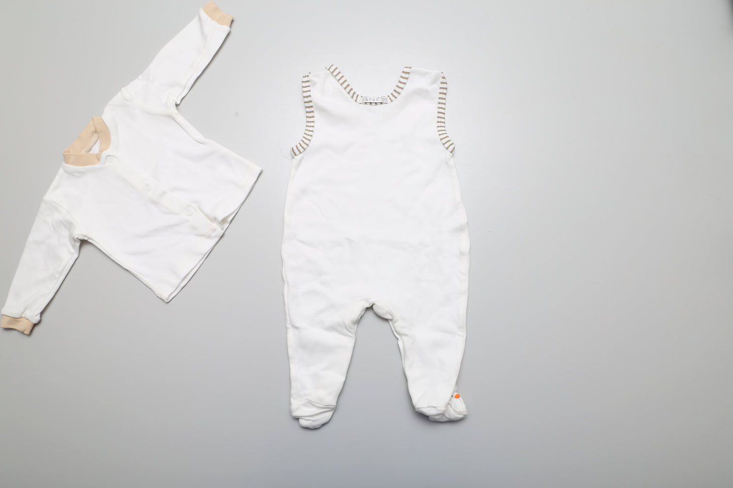 Strampler- und Pullover-Set (68)