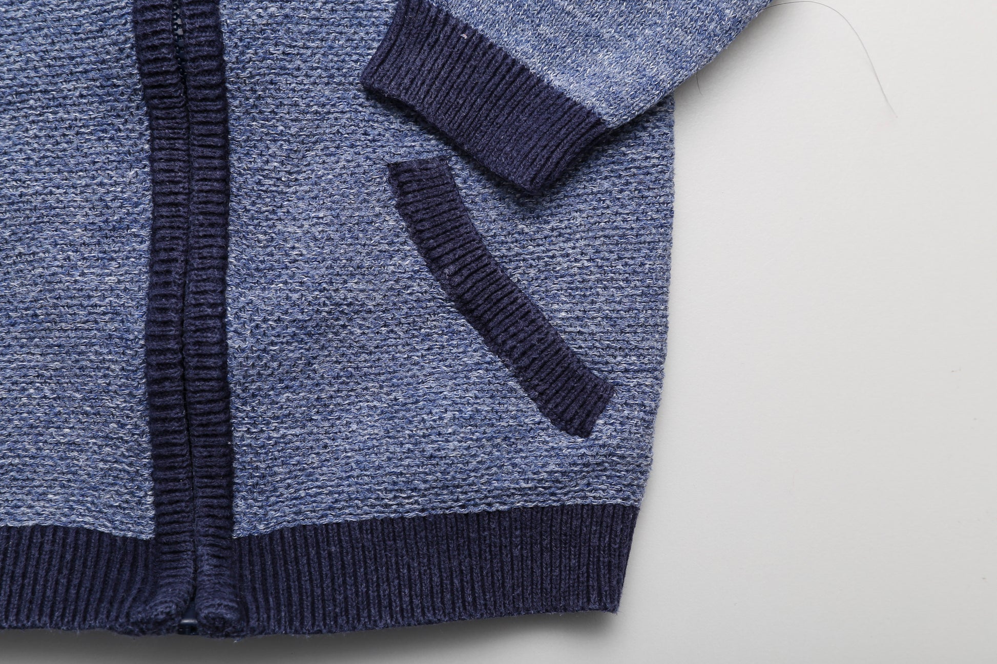 Dunkelblauer Strick-Hoodie (68-74) - KlugeMutti