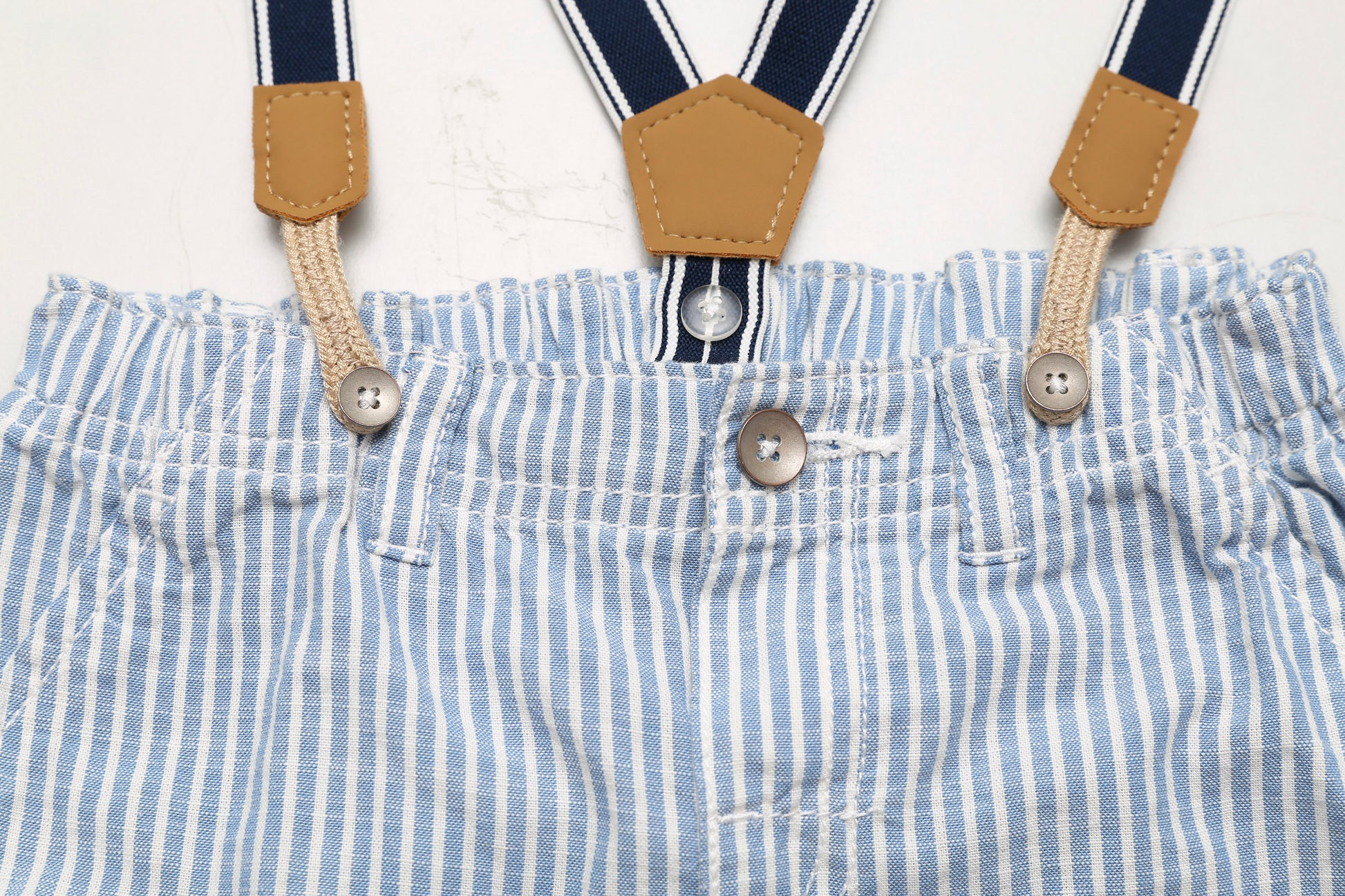 Blau-weiß Shorts mit abknöpfbaren Trägern (92) - KlugeMutti