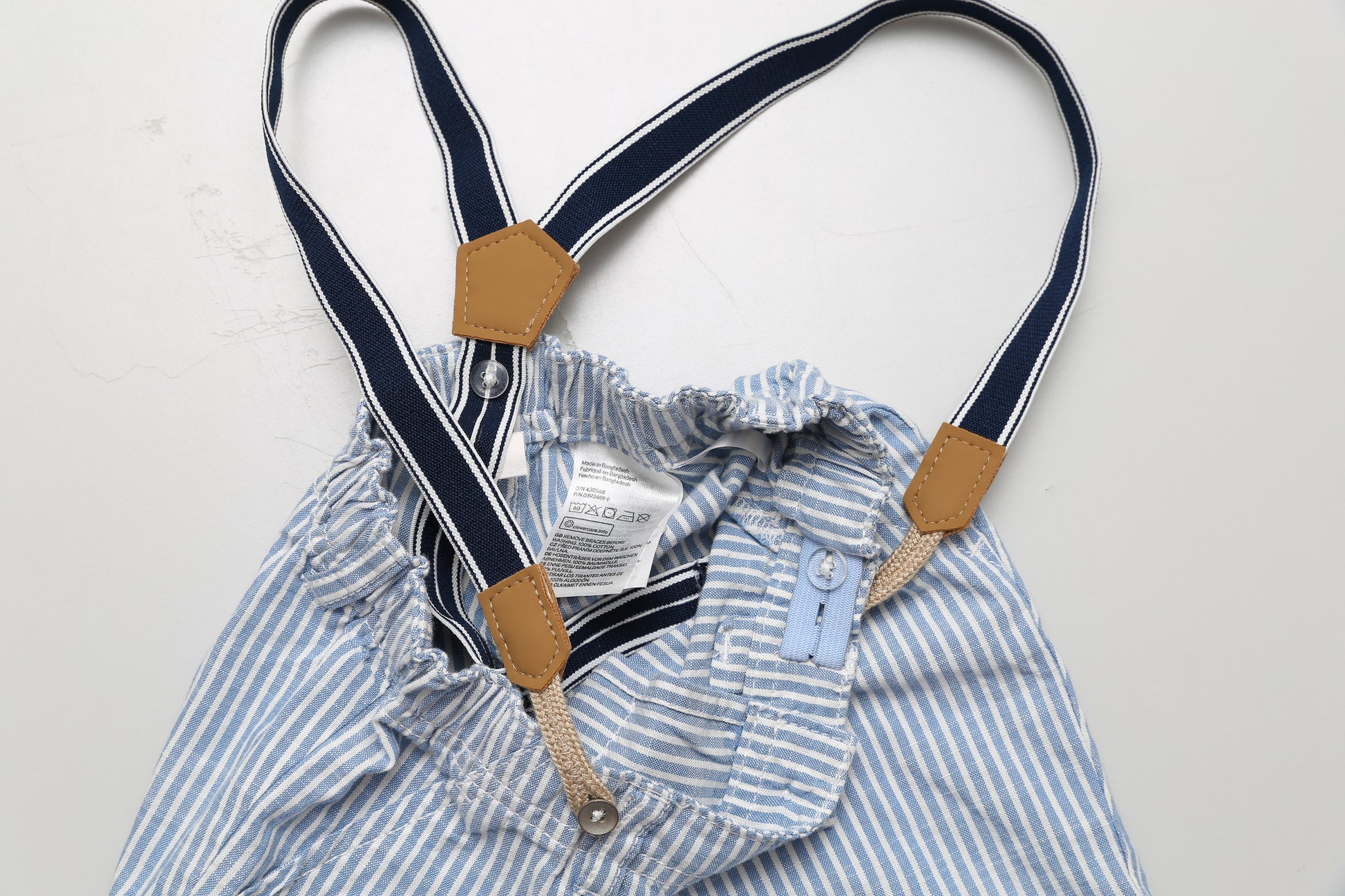 Blau-weiß Shorts mit abknöpfbaren Trägern (92) - KlugeMutti